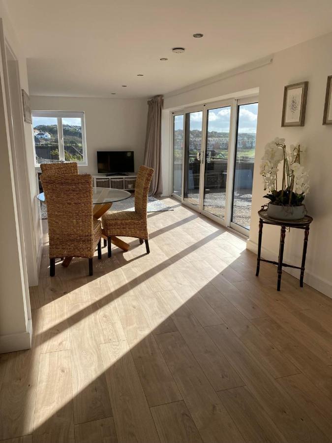 Spacious Studio Cabin With Sea/ Downs Views Sole Use Of Hottub In Seaford Exterior foto
