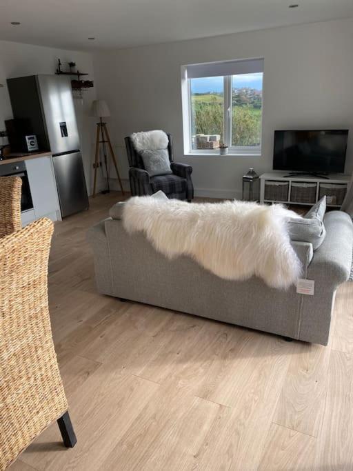 Spacious Studio Cabin With Sea/ Downs Views Sole Use Of Hottub In Seaford Exterior foto